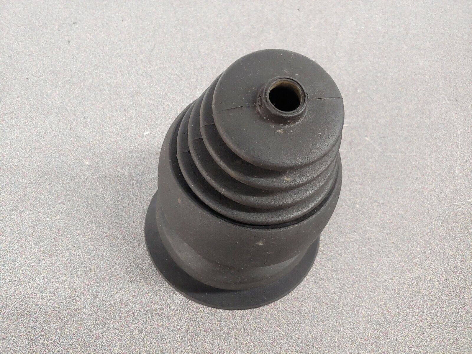 VERY NICE ORIGINAL PORSCHE 911 930 912E INTERIOR RUBBER SHIFT BOOT DUST COVER