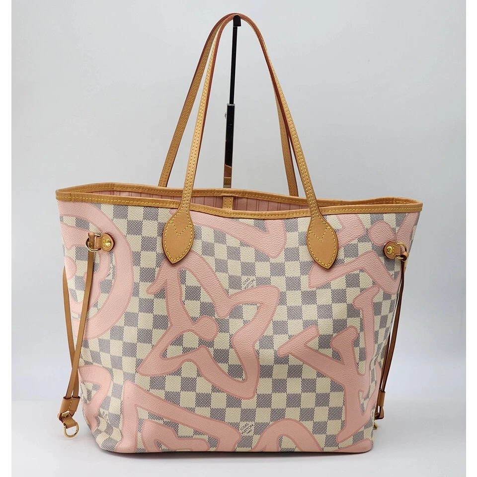 THE ICONIC LOUIS VUITTON NEVERFULL BAG