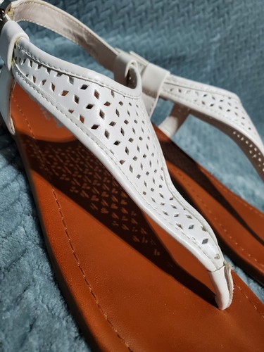 Arizona Jeans Co Womens White AZ Safari Sandals Size 7.5 Medium With Box - Picture 3 of 9