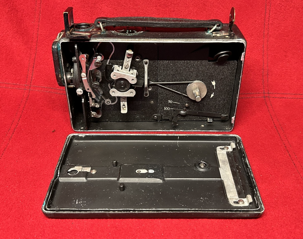 Vintage Ciné-Kodak Model B 16mm Motion Picture Camera (Working
