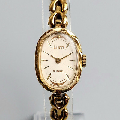 Vintage Women's Watch Luch Soviet Mechanical Wristwatch for Ladies 15 Jewels