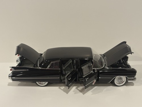 PRECISION MINIATURES 1:18 SCALE 1959 CADILLAC SERIES 75 LIMOUSINE DIECAST! Neu im Karton!! - Bild 4 von 7