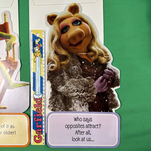 Biglietto di auguri vintage Muppet HALLMARK Miss Piggy fustellato vacanza stazionaria INUTILIZZATO - Foto 13 di 20