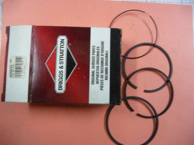 New OEM Craftsman Briggs & Stratton Engine Piston Ring Set Part Number # 499631