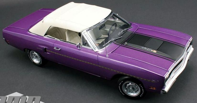 1970 Plymouth Road Runner INVIOLET w/ white interior GMP
