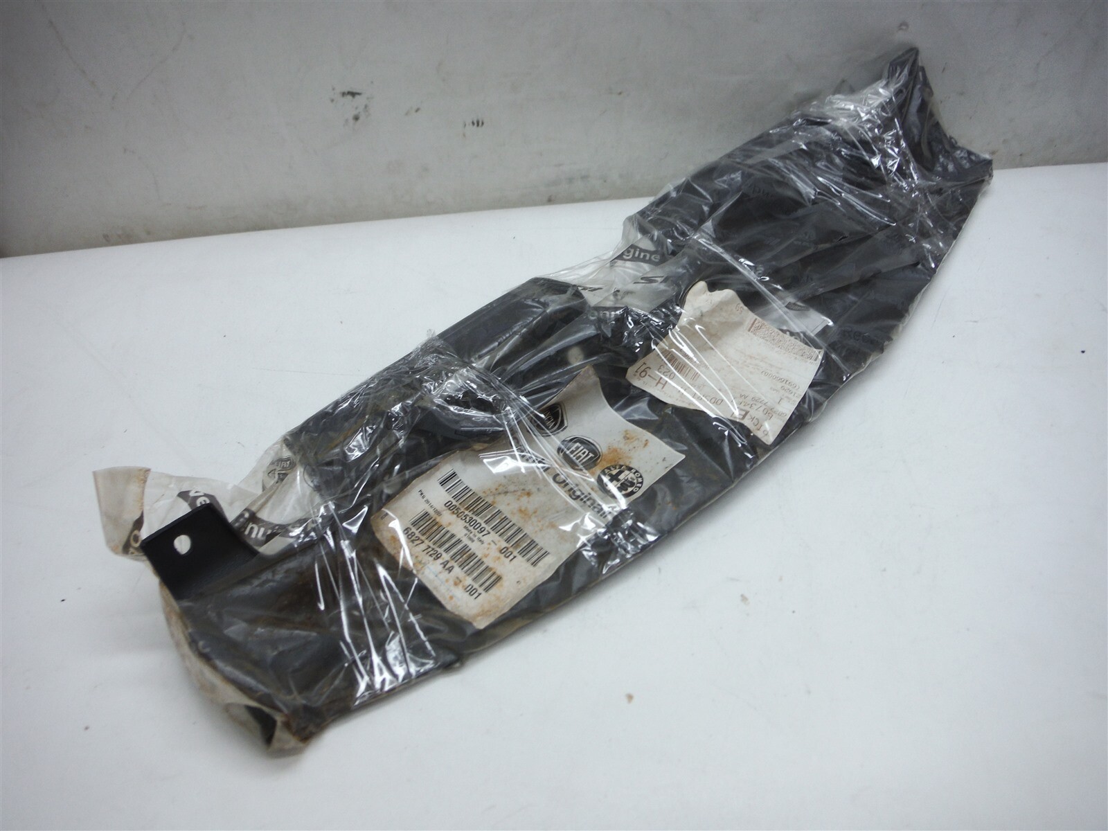 2019 MASERATI F1 FRONT WING OEM 6827 7729AA-001 