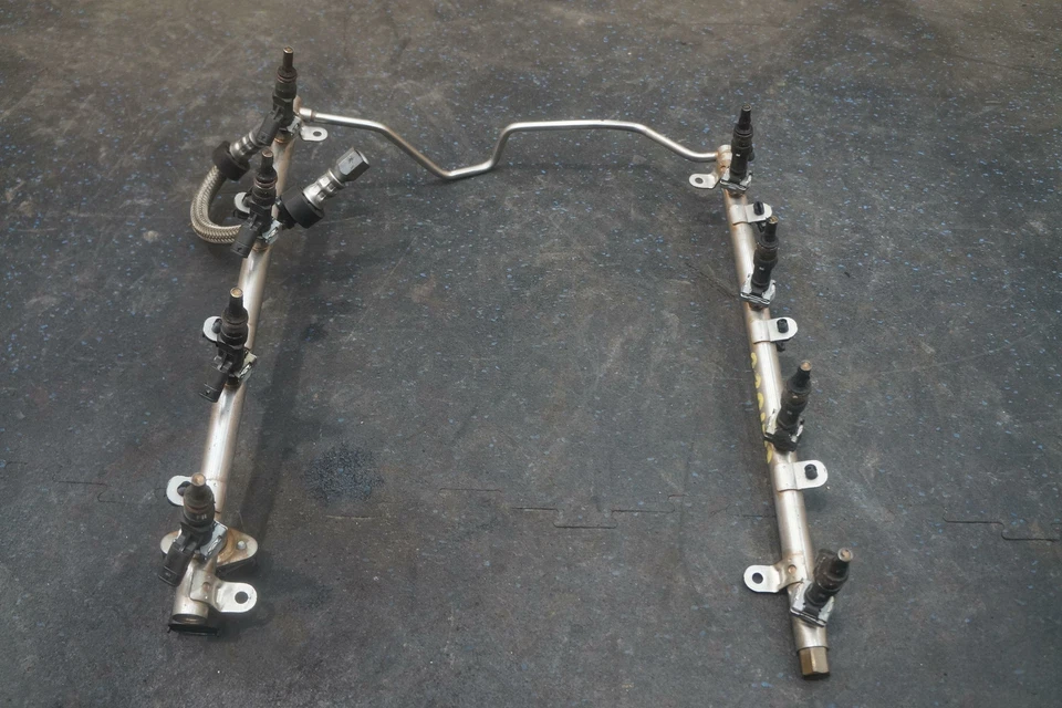 Juego de 8 inyectores de tubo de inyección de combustible 1560780023 Mercedes E63 2007-11 C63 Foto 2 de 3