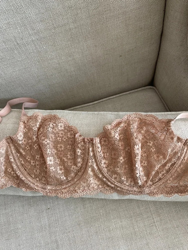 Isaac Mizrahi lace nude Fabtech Underwire Bra 36D