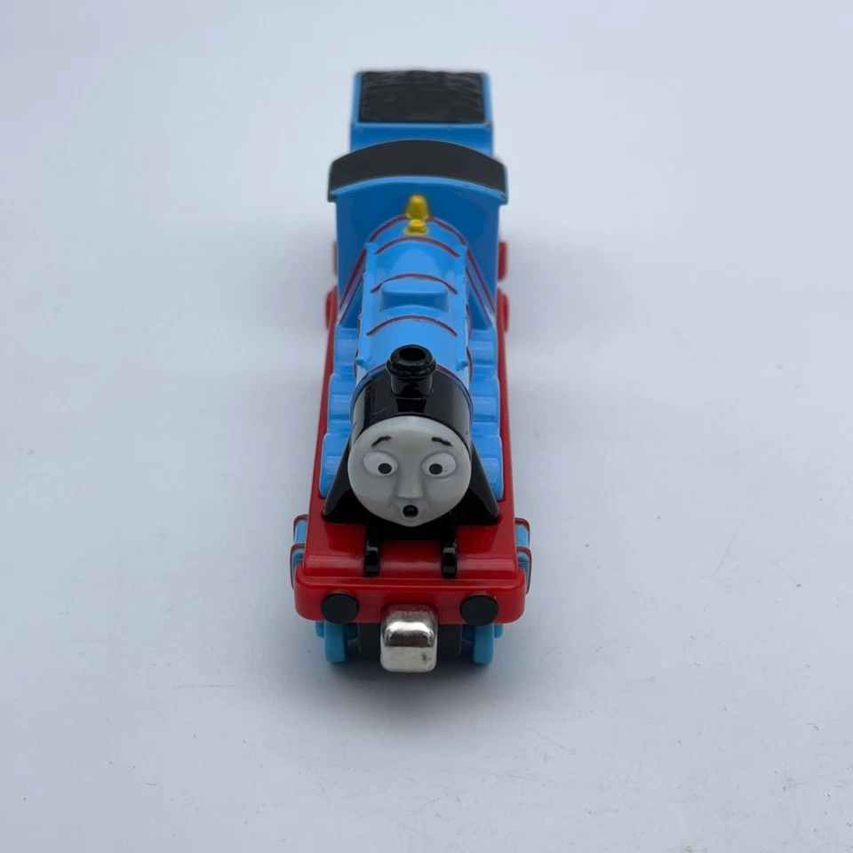 Литой роскошный игровой набор Thomas & Friends Gordon Takes a Tumble Train - Изображение 2 из 4