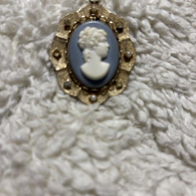 Vintage Coro cameo Brooch White Lady On Blue