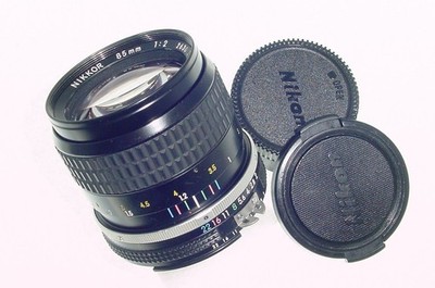 Nikon 85mm F/2 f2 AI Nikkor Manual Focus Portrait Objektiv - Top