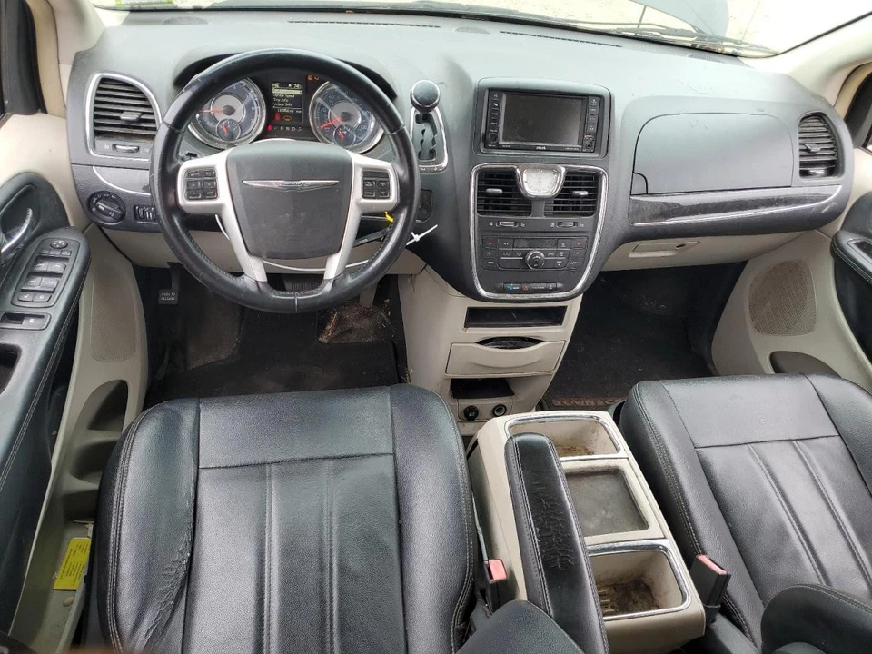 Used Rear Left Door Assembly Rear Side fits: 2015 Chrysler Town & country movabl - Image 3 of 4