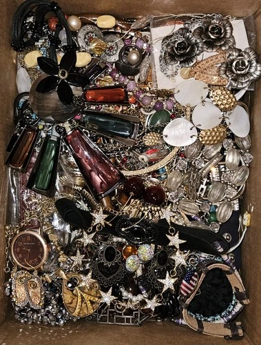 Costume Jewelry Lot ALL WEARABLE 8+lbs. Vintage to Modern #91 PLEASE READ!!