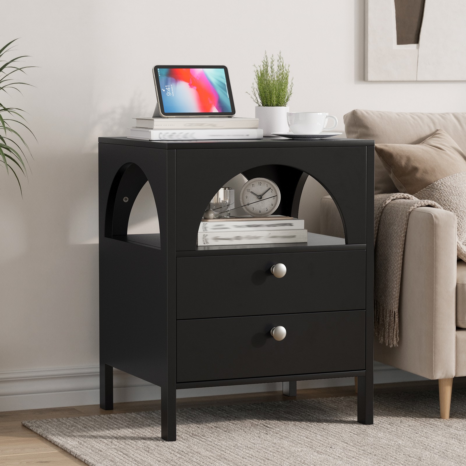 Table de chevet moderne pour optimiser le rangement des petits espaces de nuit