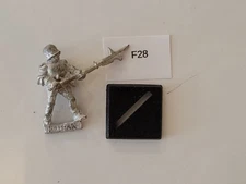 Citadel Miniatures Warhammer Bretonnian Men at Arms Billman Halberd F28