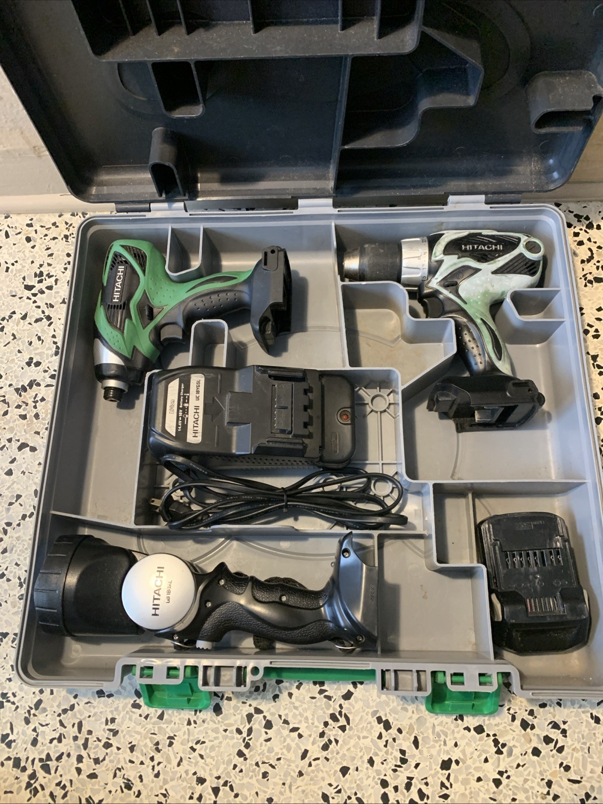 HITACHI set 18V IMPACT Driver, DRILL, CHARGER BATTERY,FLASH LIGHT tested