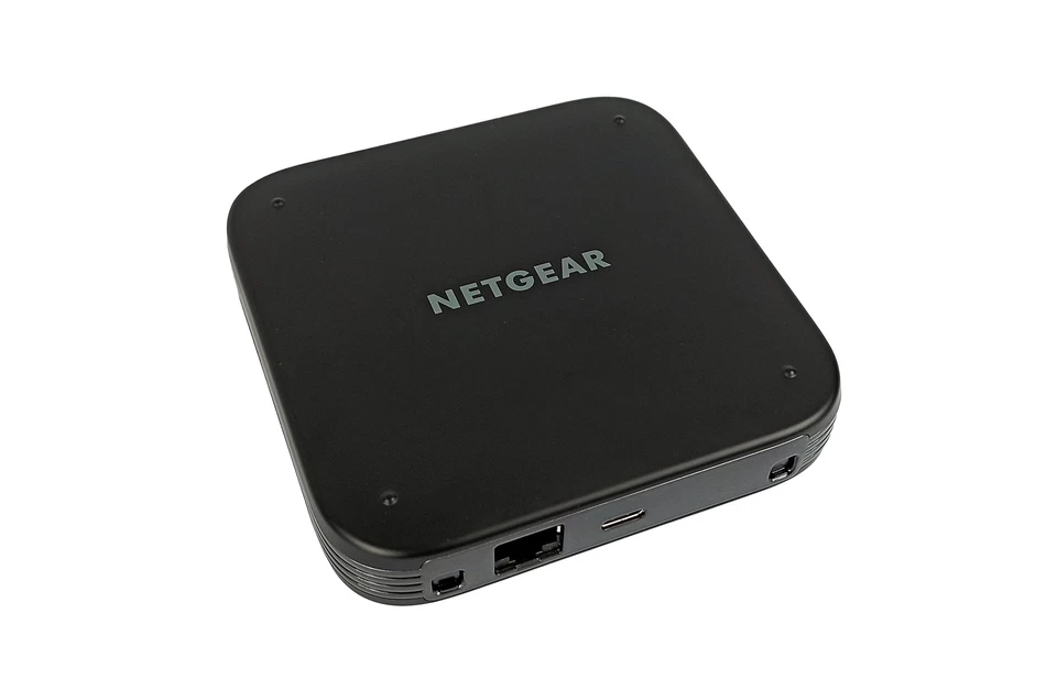 Netgear Nighthawk M6 PRO MR6450-100EUS 5G LTE WiFi 6E Mobile Router Drahtlose - Bild 2 von 4