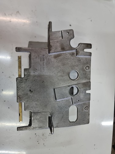 Mercedes W202 C-Klasse Halter ABS Steuergerät  A2025401073