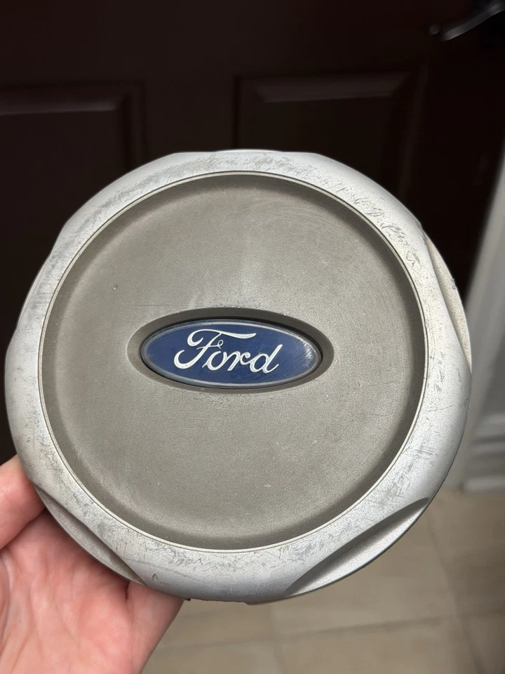 ¡Defecto! Tapacubos tapacubos Ford Explorer Sport Trac 2001-2005 ver fotos Foto 2 de 4