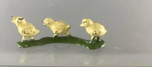 LEAD FARM CHICKS *VINTAGE* JOHILLCO ? BRITAINS ? IDEAL FARM COUNTRYSIDED SCENE