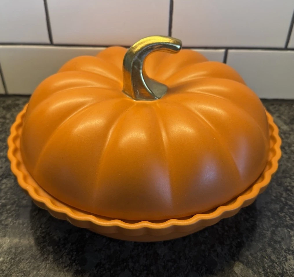 Rare World Market Pumpkin Pie Casserole Dish Set Orange Ceramic Stoneware