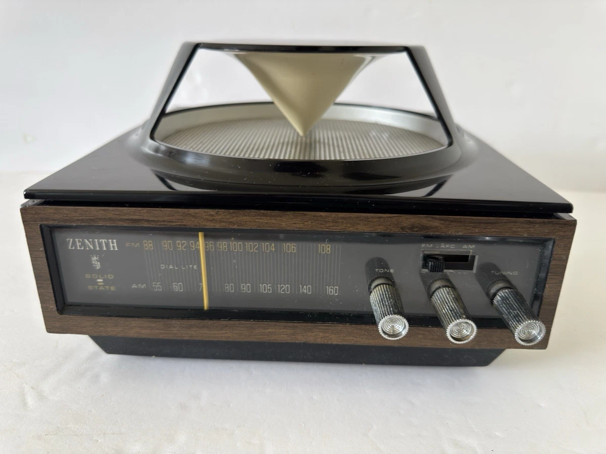 What is a Kaiser radio and its features
