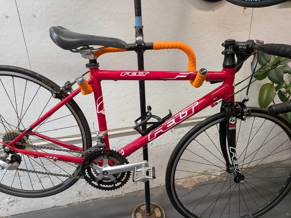 Bicicleta de carretera Felt F90 40 cm 24" rueda Foto 3 de 4