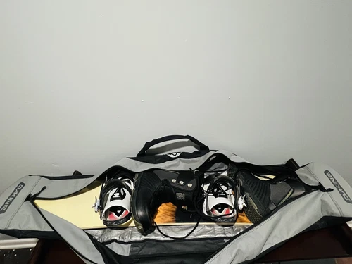 Burton Canyon Eyeball Snowboard,  Burton Hail Boots, Drake Bindings And Carry Bg