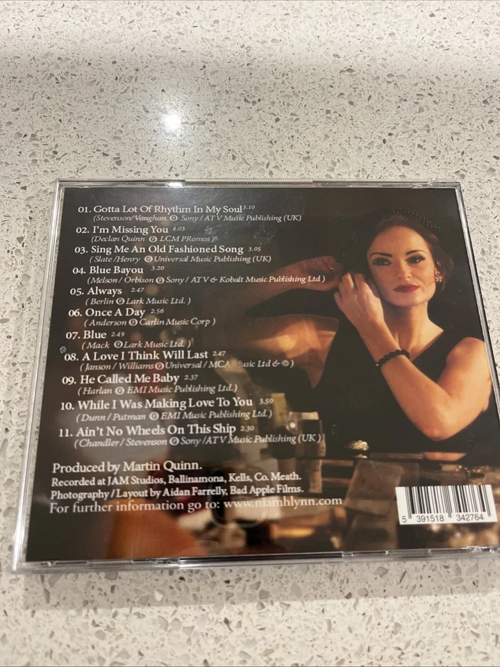 NIAMH LYNN - AN OLD FASHIONED SONG (Signed copies). - Image 2 of 2