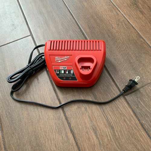 Milwaukee Genuine OEM 48592401 M12 Lithium Ion 12 Volt Battery