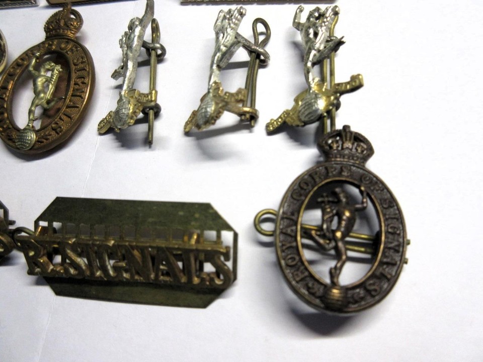 job-lot-of-ww1-ww2-royal-signals-cap-lapel-shoulder-badges-buttons