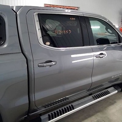 (LOCAL PICKUP ONLY) Passenger Rear Side Door Crew Cab Fits 19-26 SILVERADO 1500 