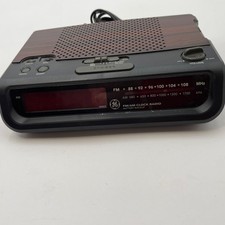 Vintage 1976 GE Digital Alarm Clock Radio AM/FM Woodgrain Model 7-4613B TESTED