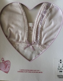 Victoria&rsquo;s Secret PINK Bra Panty Set Bralette Thong Pink Lace M NWT Romantic