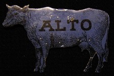 SCARCE ANTIQUE ALTO DIECUT FIGURAL BLUE COW ADVERTISING TIN TOBACCO TAG