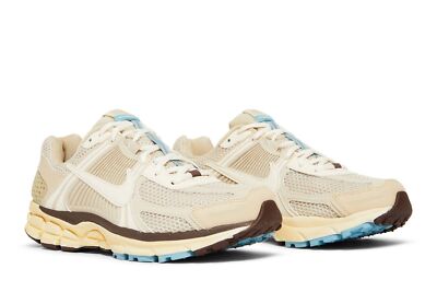 Nike Zoom Vomero 5 Oatmeal Mens Size 9 / Womens 10.5 Running Shoes FB8825-111 NIKE ZOOM VOMERO 5 OATMEAL FB8825-111 TAN LIGHT BLUE WHITE  main image 4