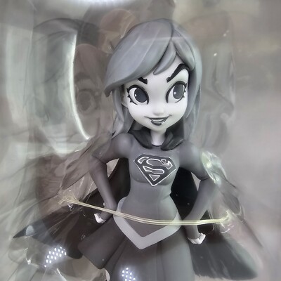 DC Artists Alley SUPERGIRL & STREAKY The Cat Vinyl Figure Chrissie
