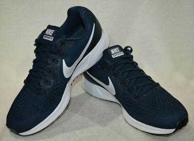 dark blue nike running shoes