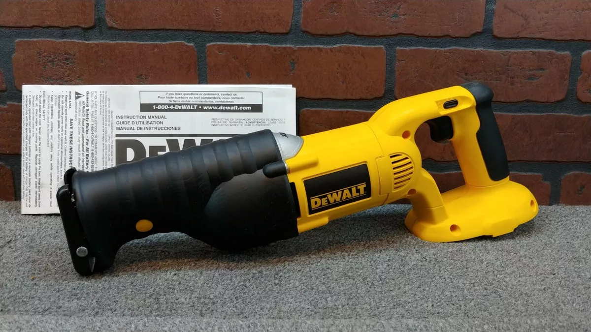 Dewalt DC385B 18V Variable Speed 4 Way Blade Clamp Ni Cad Base