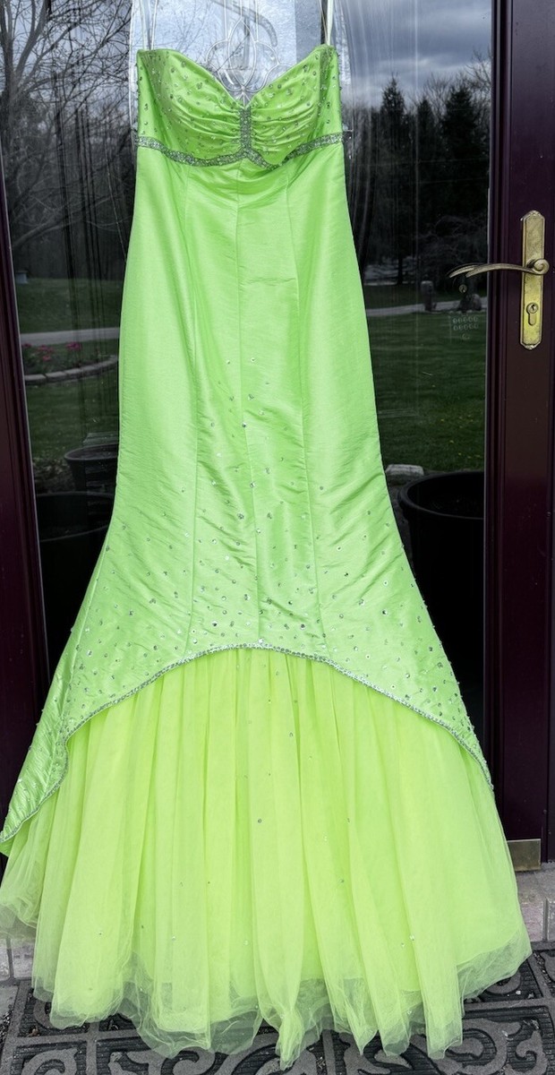 mori lee green prom dress Size 2-4? READ V back dress