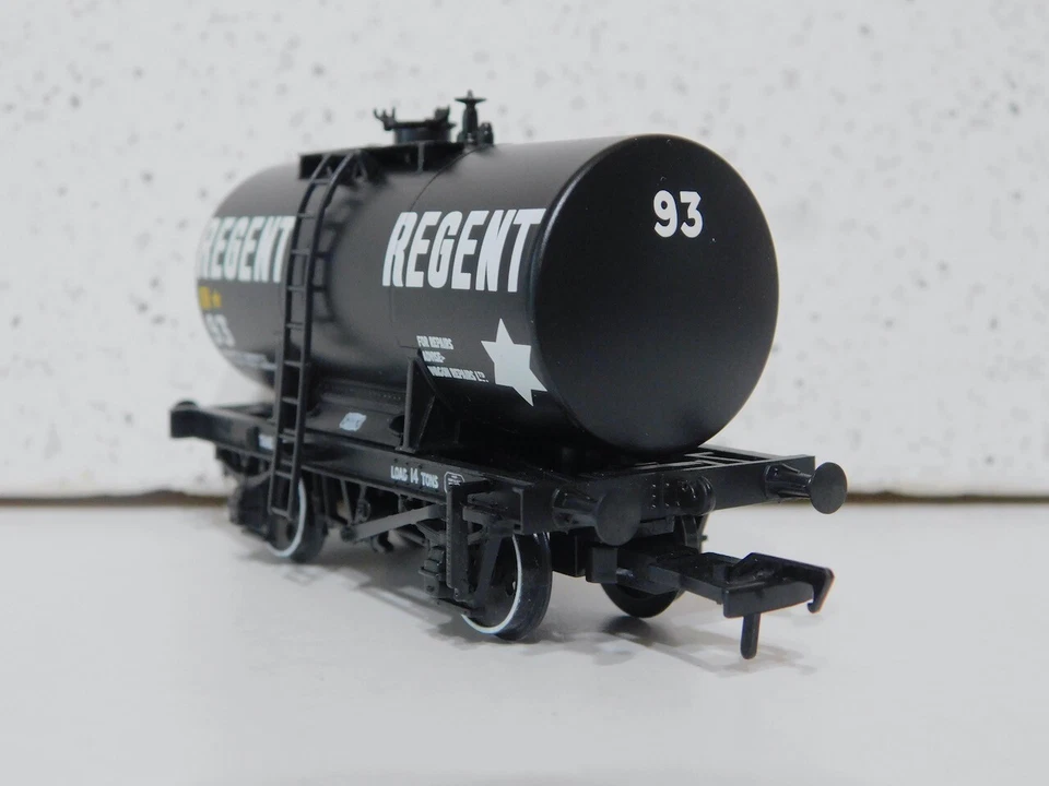 Bachmann Branch Line 38-780 14T Anchor Mounted Tank Wagon Regent Oil NIB - Image 3 of 4