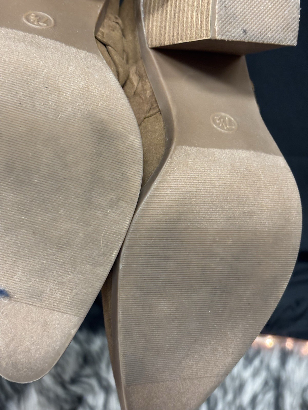 Universal Thread Shoe - image 8