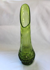 LE Smith Diamond Butt ribbed Green Swung Stretch Glass Vase Vintage 15.5