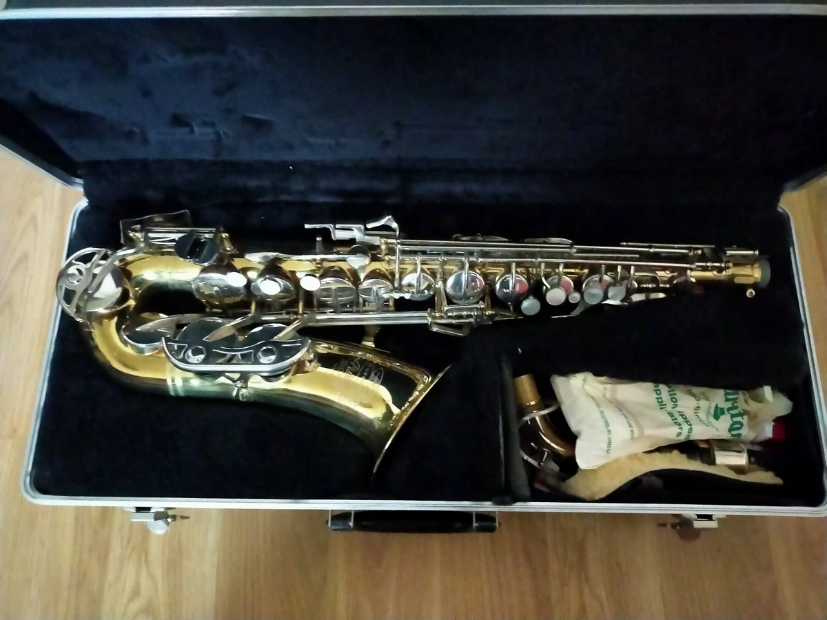 BUESCHER ARISTOCRAT 200 ALT ALTO SAXOPHONE USA Case Extras