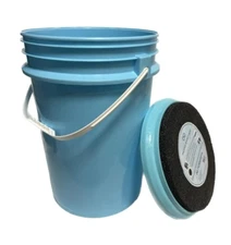 6 Gallon bucket with thick padded seat for game, and any outdoor activites