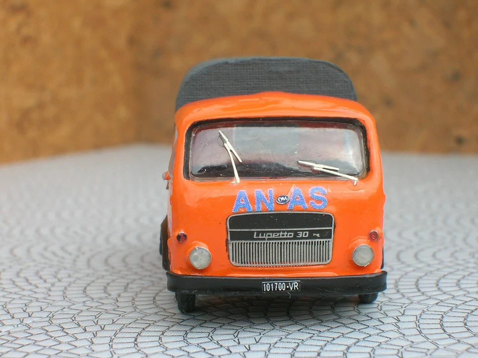  IV MODEL FACTORY 87/55 OM LEONCINO-LUPETTO ANAS CASSONATO CON TELO HO 1:87 - Immagine 3 di 3