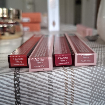 Charlotte Tilbury Lip Cheat Lippenliner Bleistift Savage Rose, Pillow Talk, Cra 