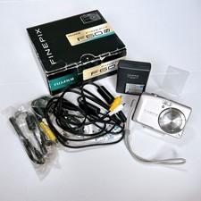 Fujifilm FinePix F60 Silver Digital Camera Tested with Box