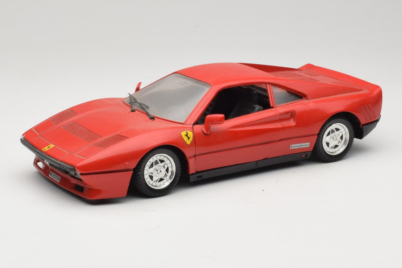 3233 Ferrari 288 GTO Red Tonka 1/18