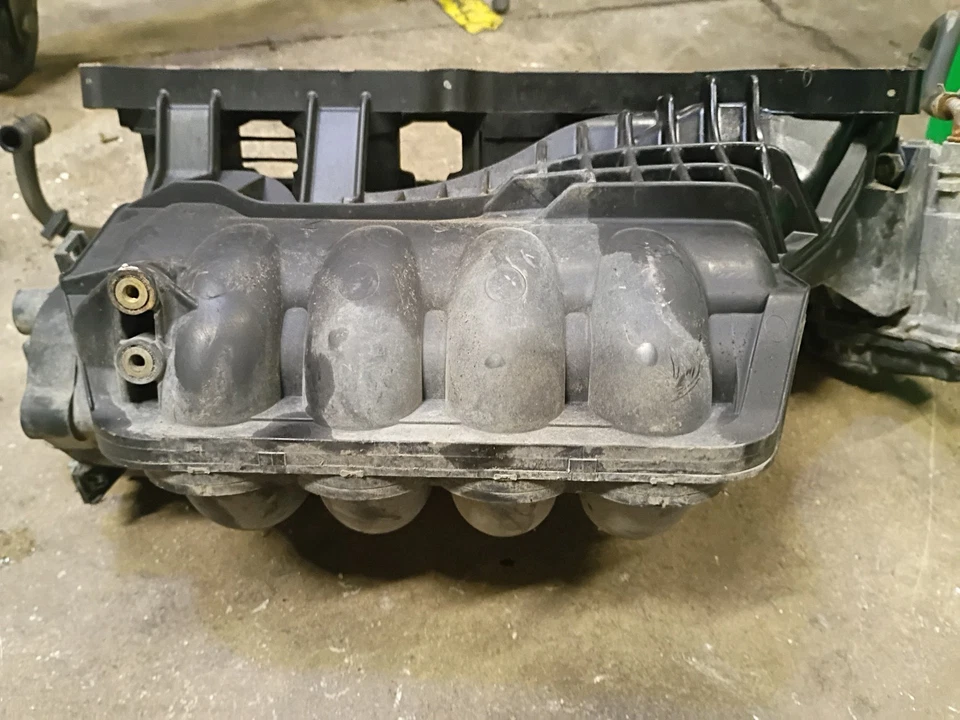 Colector de admisión Honda Civic 2012-2015 1,8 L OEM Foto 3 de 3